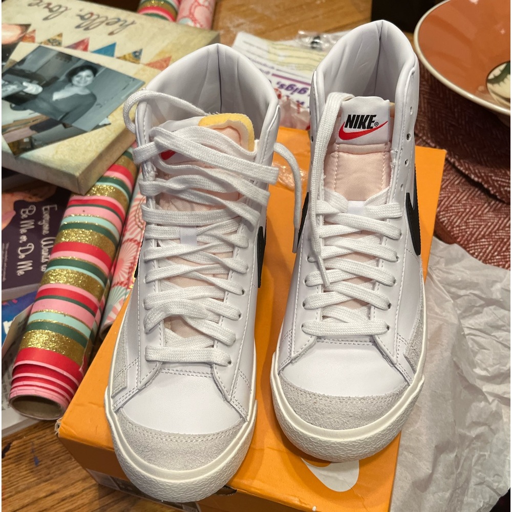 **New-unworn** Women’s ‘77 Nike Blazers. Perfect condition.